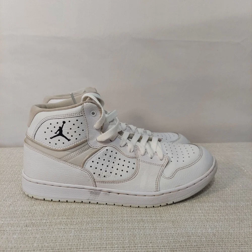 Nike Air Jordan Jumpman Basketball Shoes Mens‎ Size 9 White AR3762-100